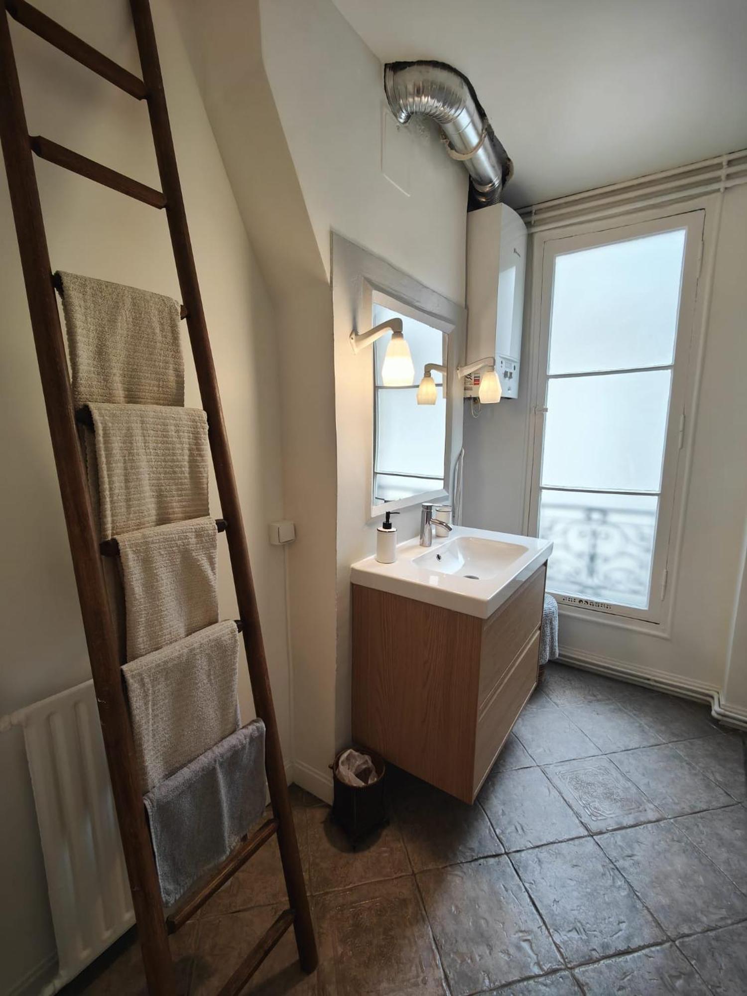 Beau 3 Pieces Au Pied De Montmartre Appartement *